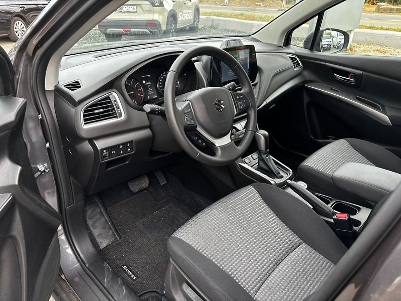 Suzuki S-Cross 4x4 automat Premium - fotka 9 z 12
