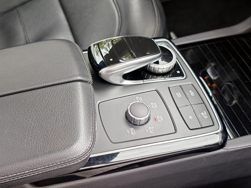 Mercedes-Benz GLE 350d 4M Plná výbava,2.maj - fotka 27 z 34