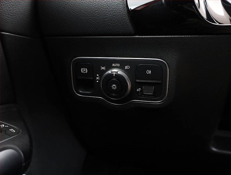 Mercedes-Benz Třídy B (2019) B 180 d, Automat, Kůže, Navi - fotka 15 z 18
