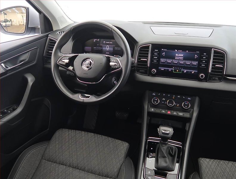 Škoda Karoq (2023) 1.5 TSI, digi klima - fotka 7 z 23