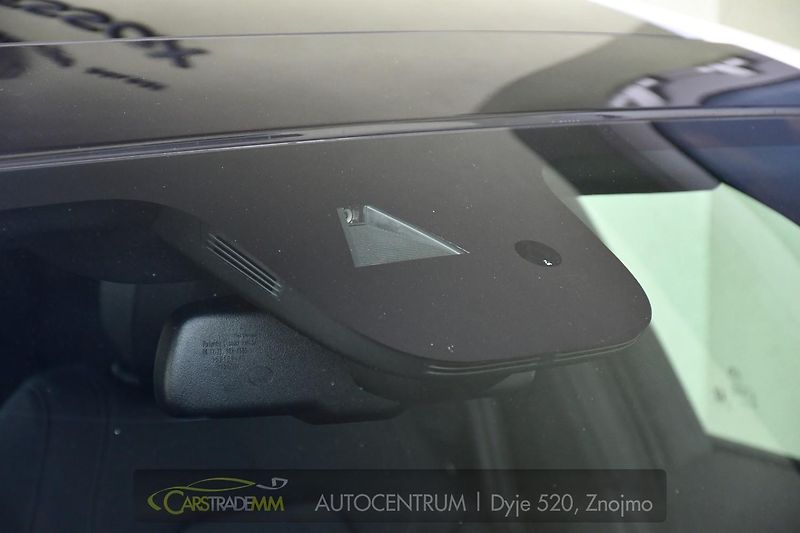 Alfa Romeo Giulia 2.0T 16V 206kW VELOCE AT8 Q4 - fotka 46 z 49