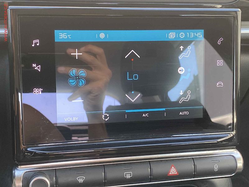 Citroën C3 (2022) 1.2, Shine, navi, kamera - fotka 14 z 17