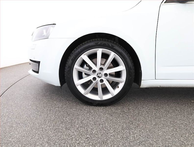 Škoda Octavia (2015) Style 2.0 TDI, Navi, Xenony - fotka 19 z 19