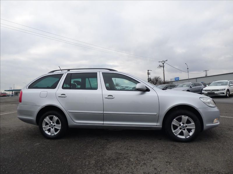 Škoda Octavia 2,0 TDI,4x4,Xenon,Elegance Edi - fotka 2 z 53