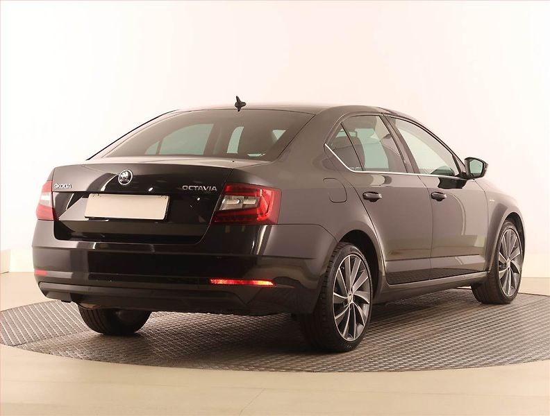 Škoda Octavia (2018) Laurin&Klement 2.0 TDI - fotka 5 z 31