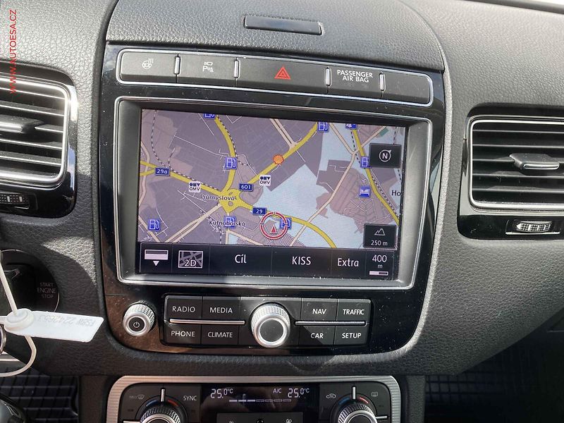 Volkswagen Touareg (2017) 3.0TDi 4x4, ČR, R-Line, TZ - fotka 21 z 23