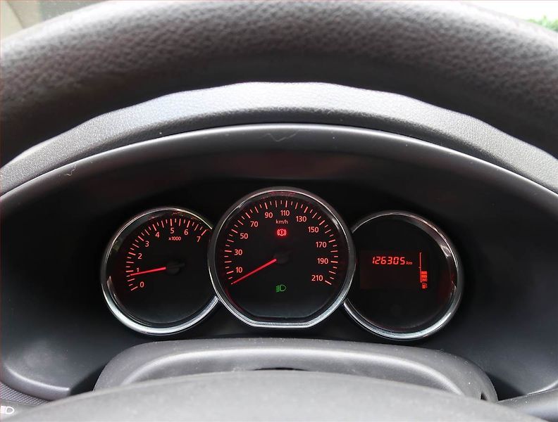 Dacia Sandero (2014) 1.2 16V, ČR,1.maj - fotka 11 z 15