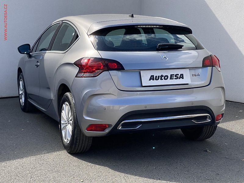 DS Automobiles DS4 (2018) 1.2PT, AC, navi, park.asist - fotka 6 z 18