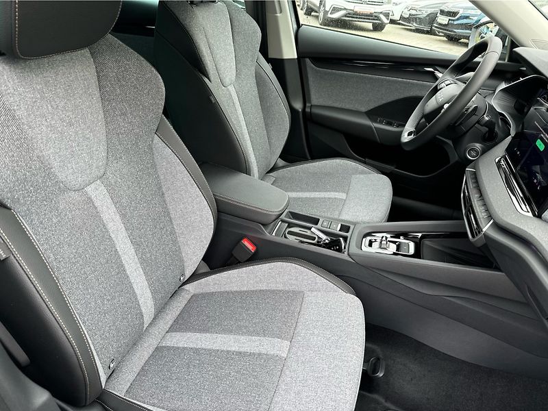 Škoda Octavia Combi Top Selection 2,0 TDI 11 - fotka 16 z 26
