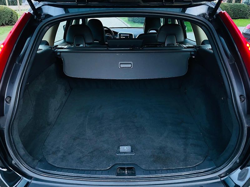 Volvo XC60 2.0D 5VÁLEC AUT VÝHŘEV SENZORY - fotka 22 z 44