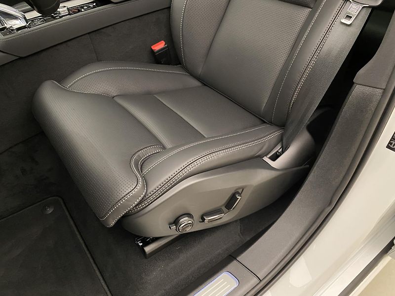 Volvo XC90 (2026) B5 AWD AUT DARK PLUS 7míst - fotka 32 z 70