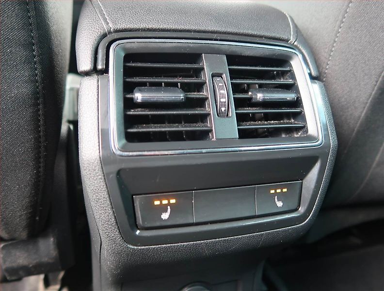 Škoda Karoq (2017) Style 1.5 TSI - fotka 24 z 24