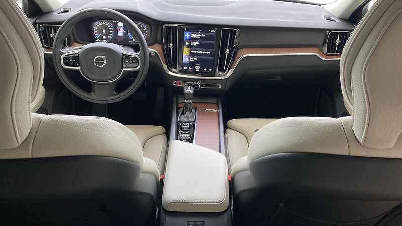 Volvo V60 INSCRIPTION, T4 FWD Drive-E, 1 - fotka 11 z 32