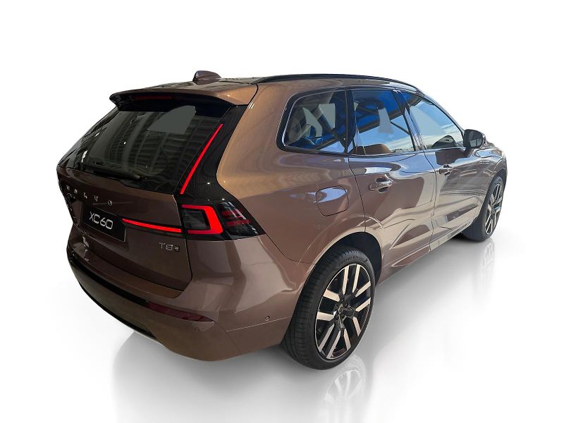 Volvo XC60 (2026) T6 AWD XLR ULTRA DARK Execut. - fotka 4 z 21