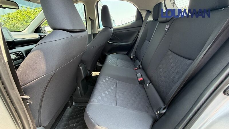 Toyota Yaris 1.5 HEV CVT COMFORT - fotka 17 z 25