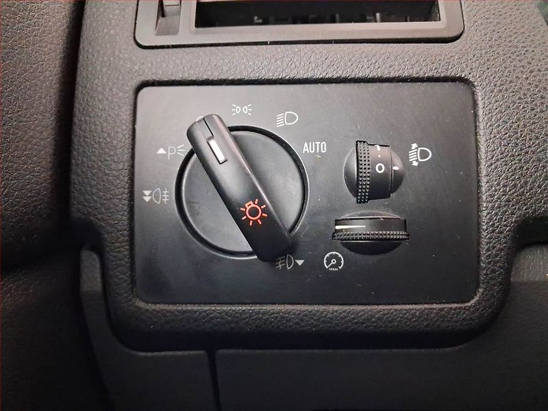 Ford C-MAX (2008) 1.8, po STK, Tažné, Klima - fotka 17 z 19