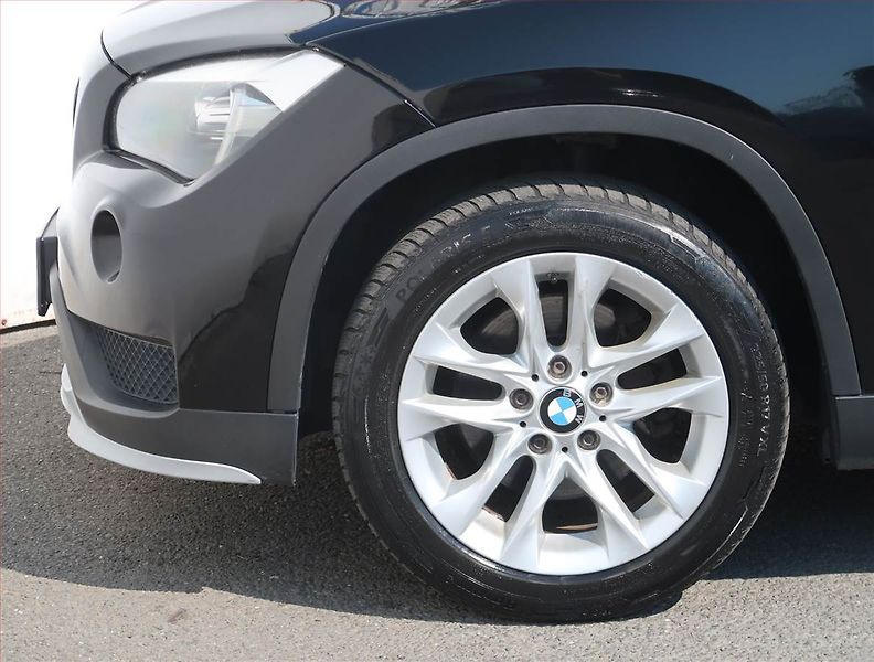 BMW X1 (2014) xDrive18d, 4X4, Serv.kniha - fotka 14 z 16