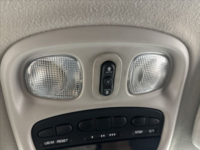 Dodge RAM 8,3 1500 SRT10 V10VIPER SERVIS - fotka 22 z 43