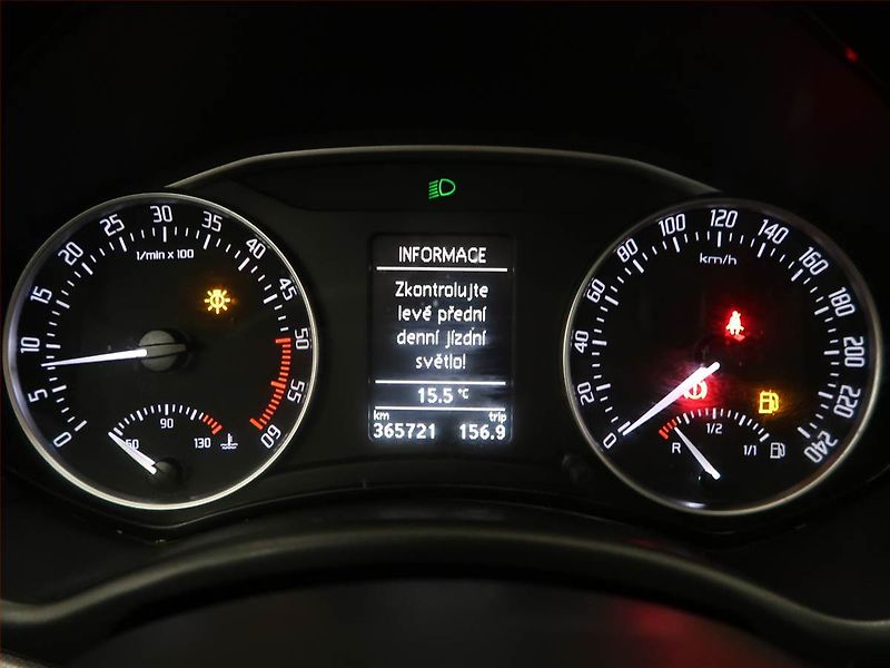 Škoda Octavia (2011) 1.6 TDI, nová STK, Tažné - fotka 11 z 13
