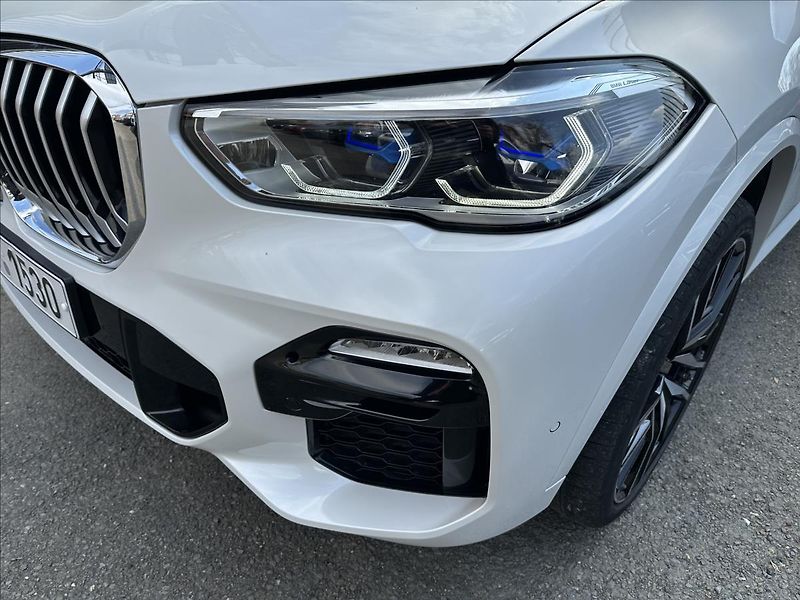 BMW X5 3,0 xDrive 30d M-SPORT LASER - fotka 31 z 38