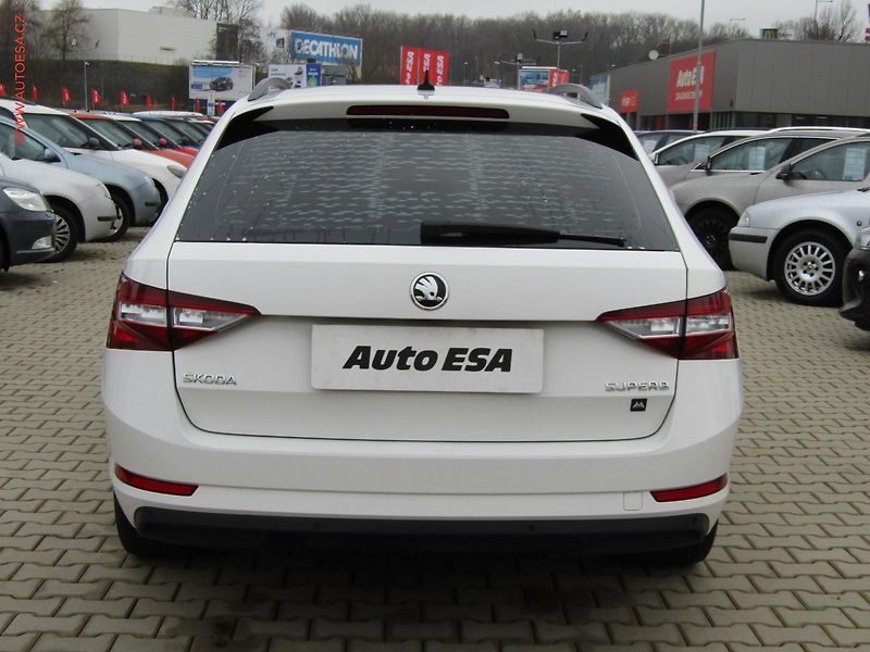 Škoda Superb (2018) 2.0 TDi, ČR, DSG, bixenon - fotka 5 z 18