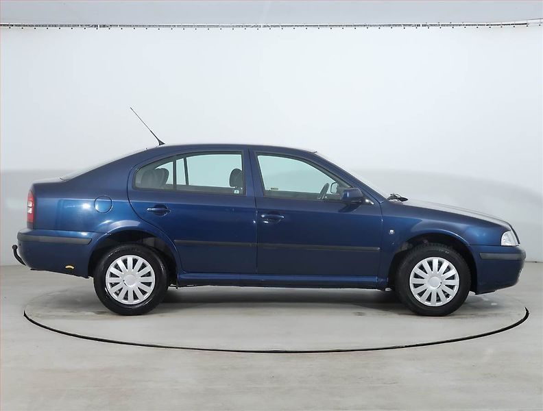 Škoda Octavia (2009) 1.6, LPG, nová STK, Tažné - fotka 6 z 17