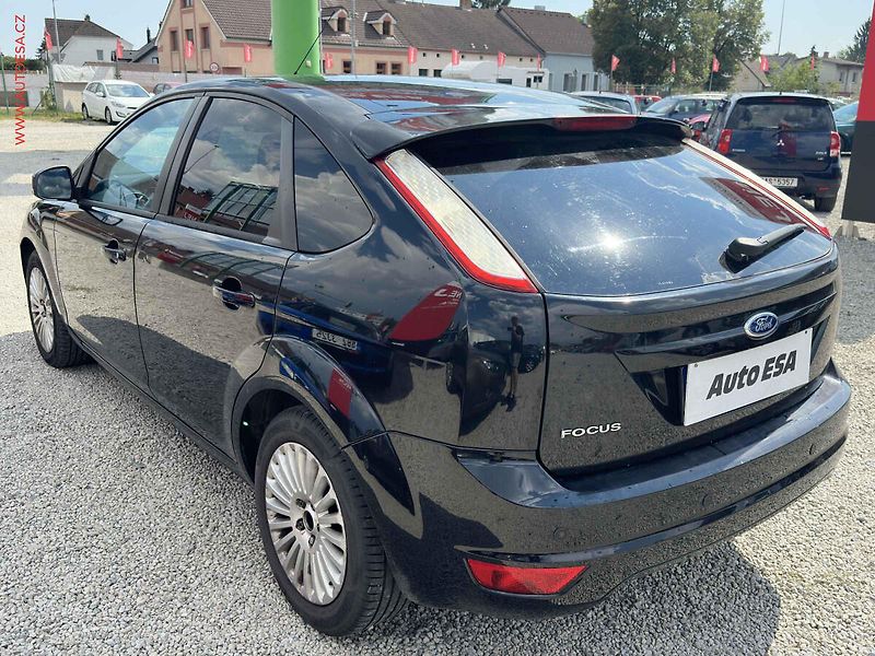 Ford Focus (2010) 2.0 16V, AC, tempo - fotka 6 z 17