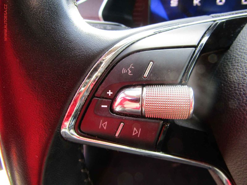 Škoda Octavia (2021) 2.0 TDi, 2.maj,ČR, AC - fotka 15 z 17