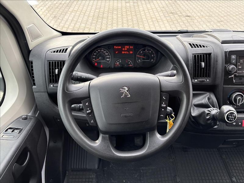 Peugeot Boxer 2,2 BluHDI 88kW L1 Active - fotka 15 z 31