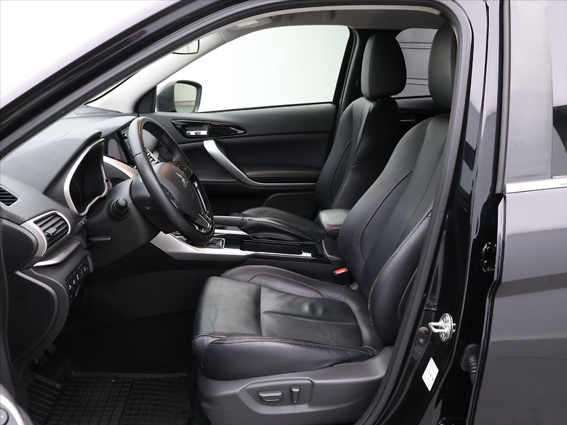 Mitsubishi Eclipse Cross 1,5 T-Mivec 120kW LED Kůže - fotka 11 z 34