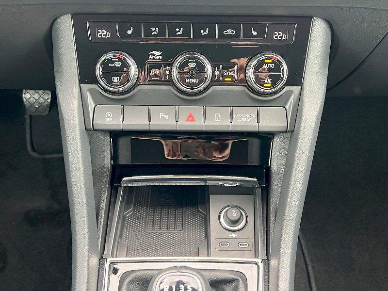 Škoda Karoq (2025) Top Selection 1.5TSi 110kW 6°m - fotka 29 z 31