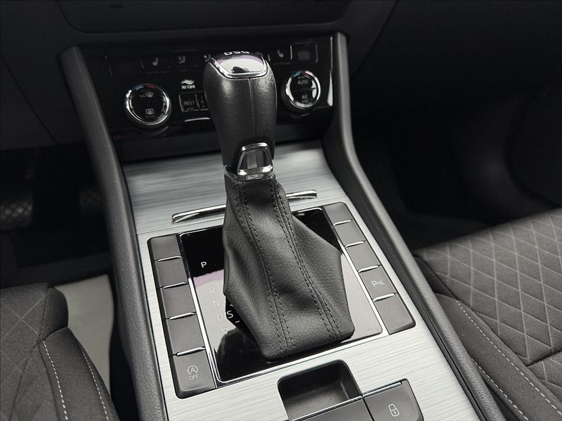 Škoda Superb 2.0 TDI Ambition/Virtual/ACC - fotka 18 z 25