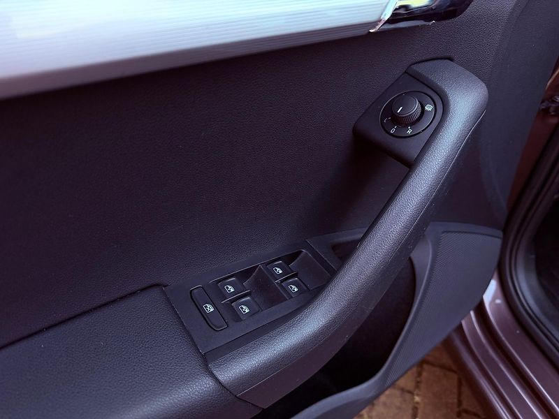 Škoda Octavia 2.0 TDi Style - fotka 12 z 26