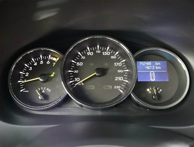 Renault Fluence (2011) 1.6 16V, nová STK - fotka 11 z 18