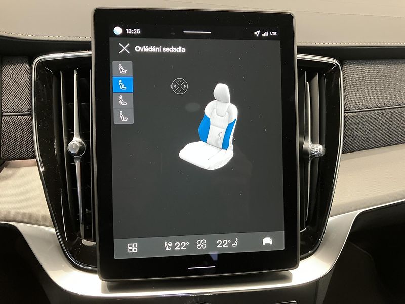 Volvo XC90 T8 eAWD Ultra BE - REZERVACE - fotka 34 z 43