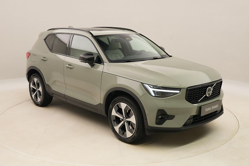 Volvo XC40 B4 DARK ULTRA AUT CZ - fotka 17 z 59