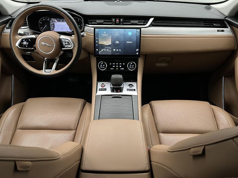 Jaguar F-Pace D200 S AWD AUT REZERVACE - fotka 2 z 42