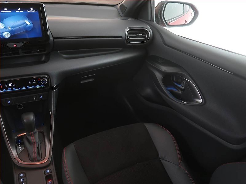 Toyota Yaris (2023) GR Sport 1.5 VVT-i Hybrid - fotka 8 z 22