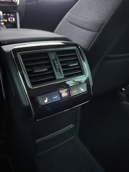 Škoda Superb (2022) III FL AMBITION 2.0 TDI 147kW - fotka 12 z 31