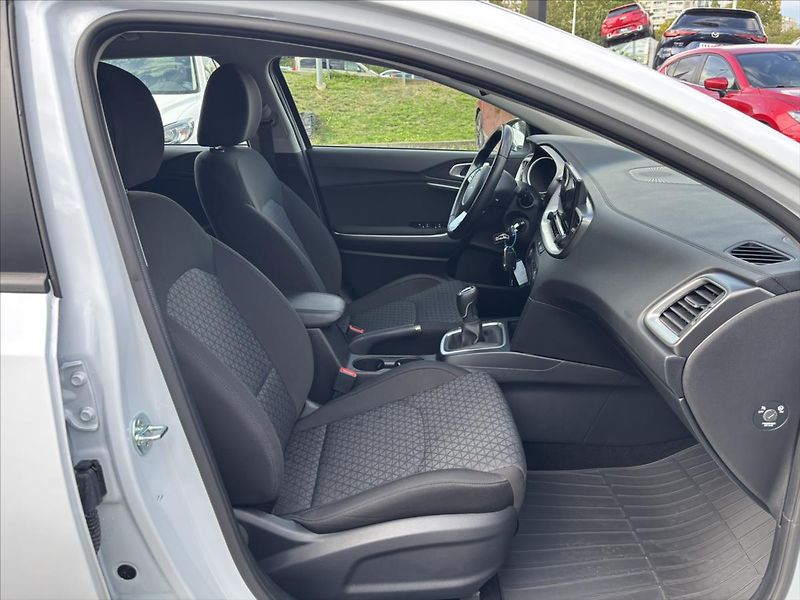 Kia Ceed 1,0 TGDi SPIN ZÁRUKA CARPLAY - fotka 15 z 36