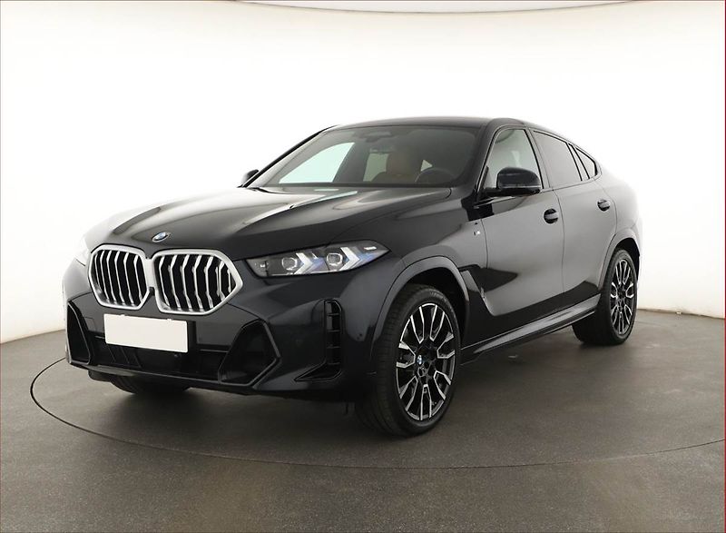 BMW X6 (2025) xDrive40i, M Paket, Navigace - fotka 2 z 21