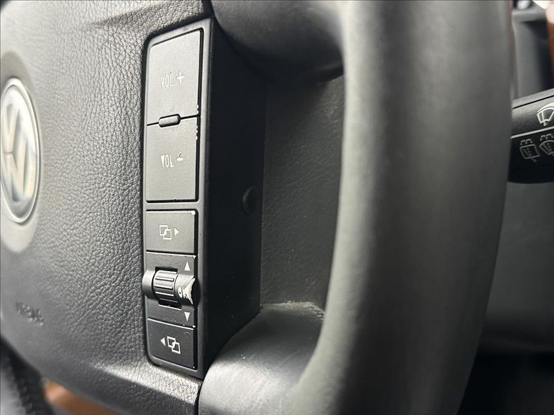 Volkswagen Touareg 3,0 165kW V6 NZ.TOP KŮŽE TAŽNÉ - fotka 12 z 42