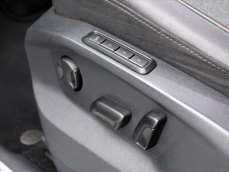 Seat Tarraco 2,0 TDI 140kW 4WD Xcellence DS - fotka 17 z 43