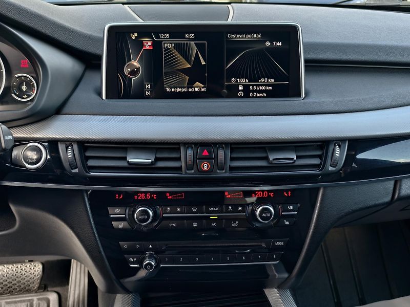 BMW X5 xDrive30d 190kW M-Paket, ČR - fotka 13 z 26