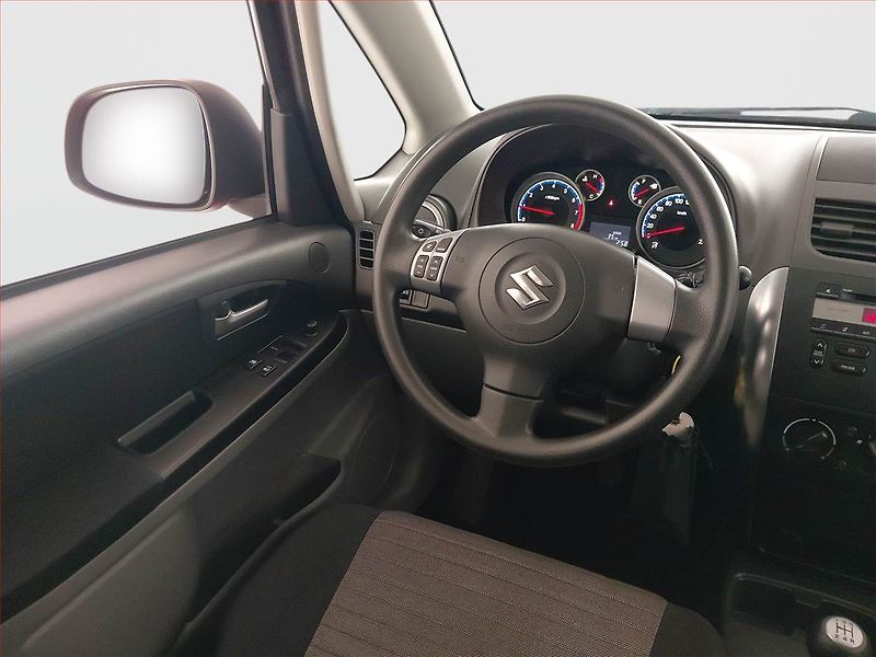 Suzuki SX4 (2010) 1.5 VVT - fotka 7 z 17