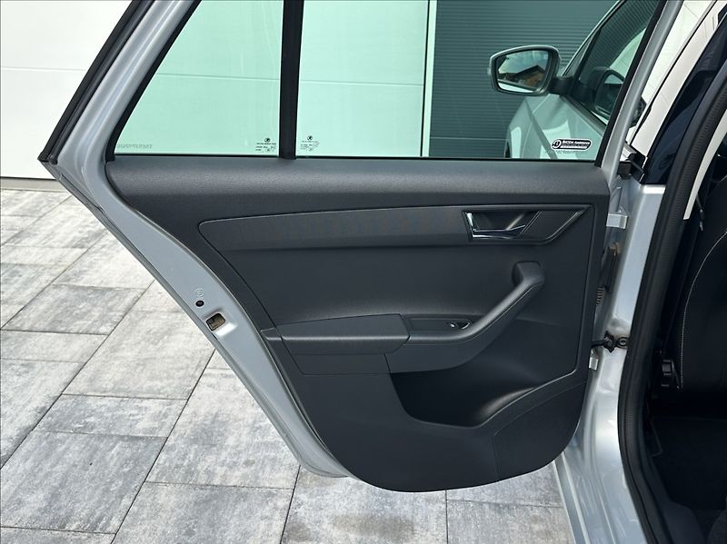 Škoda Fabia 1,0 TSI 95PS  Ambition Top - fotka 15 z 52