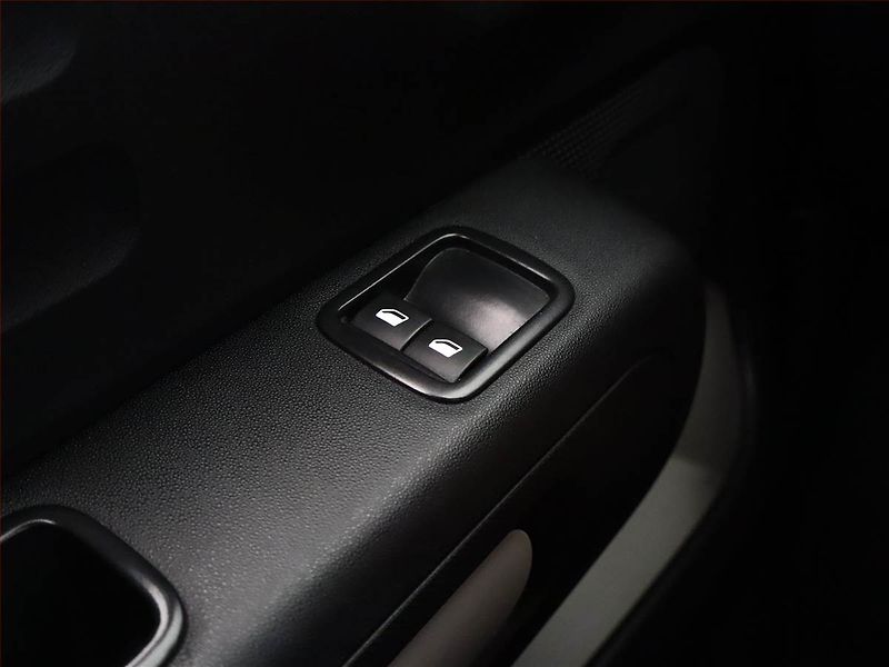 Citroën C3 (2019) 1.2 PureTech, ČR,1.maj - fotka 13 z 16