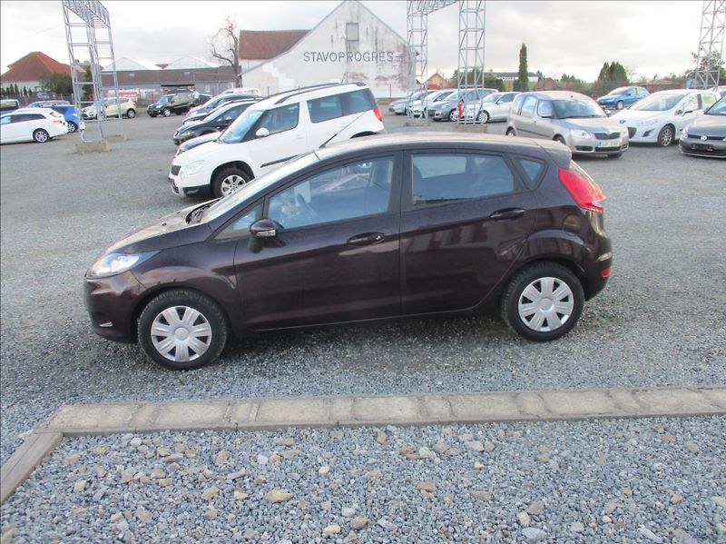 Ford Fiesta 1,3 i, klimatizace, - fotka 4 z 21