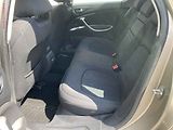 Citroën C5 (2011) 1.6HDi, AC, tempo, park.asist - náhled 10