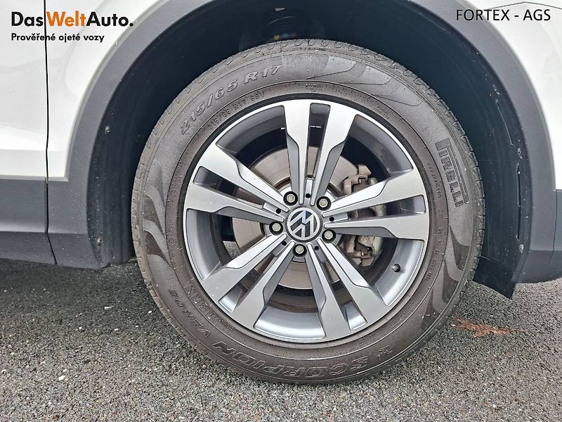 Volkswagen Tiguan (2018) 1.4 TSI,92kW,Tažné,Servis.kníž - fotka 26 z 26